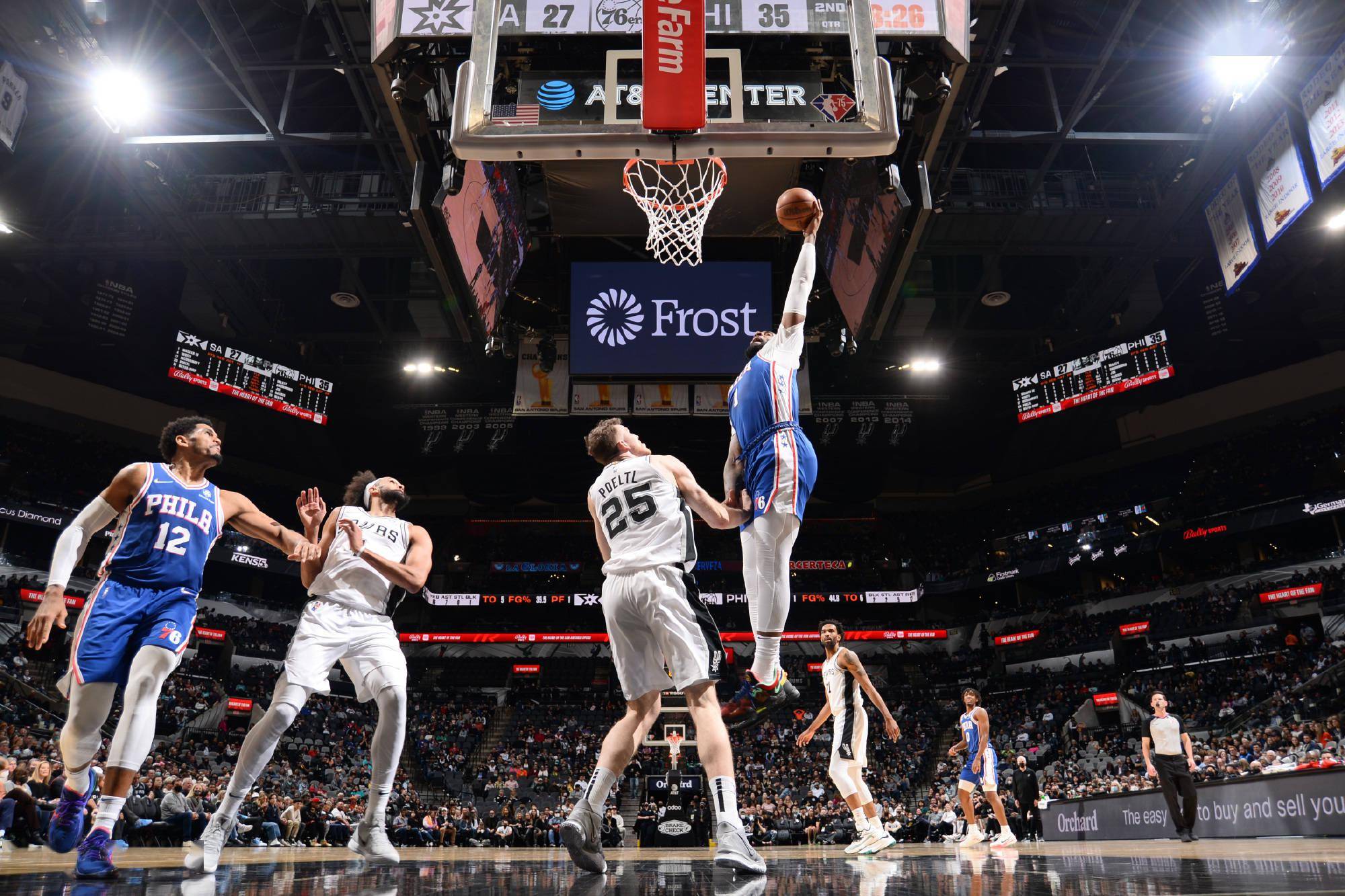 乐鱼在线娱乐-马刺横扫热火，哈里斯送出助攻